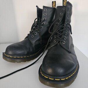 Classic Dr Marten 1460 boots